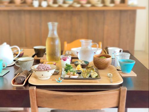 毎朝1組だけにご提供している地元食材を使った朝ごはん