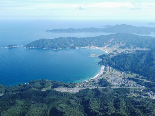 沿岸部なのに山に囲まれているのが特徴です！