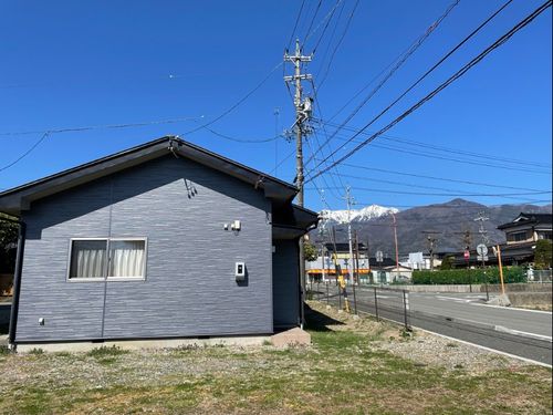 市の中心部にある戸建て体験住宅からは中央アルプスが見えます