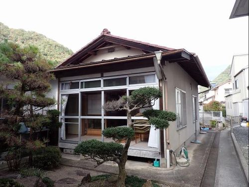 新設された部分。母屋と長い廊下でつながっています。