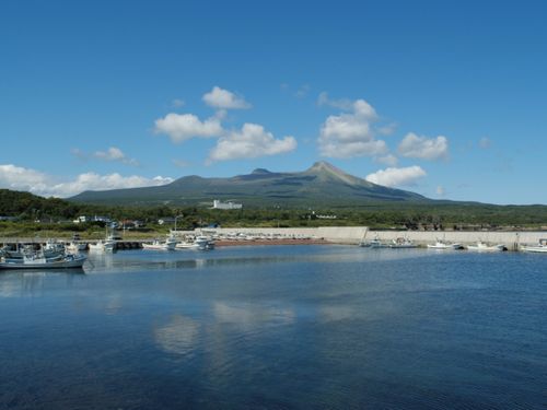 鹿部の海と駒ヶ岳