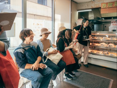 観光名所ではなく、＜日常＞の人や暮らしに出会います