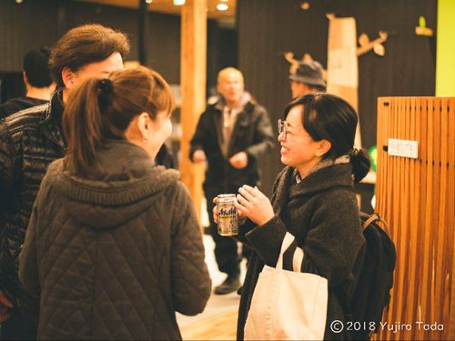 移住者や地元民などが参加するタノシモカフェ。移住者と地元民の壁がないからこそのネットワークが広がります。