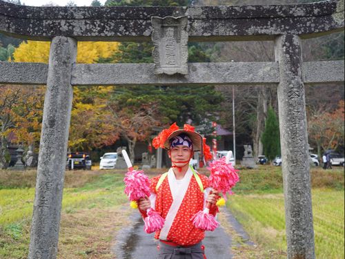 昨年参加してくれた後藤さん。大学での研究の中で日南町の伝統芸能「かしらうち」に興味を持ち、かしらうちを披露する祭り当日も、地域の方と一緒に参加しました。