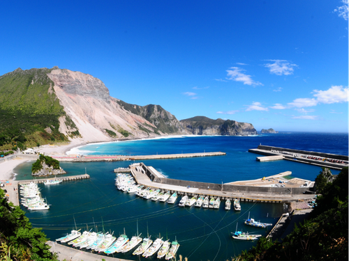 海、山、空が織りなす絶景に圧巻！Ⓒ神津島観光協会