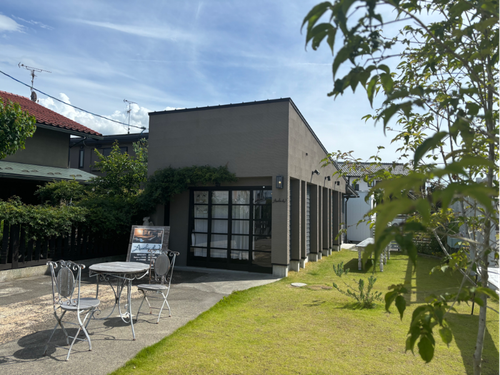 愛荘町内にたたずむカフェ＆バー「Another sky」