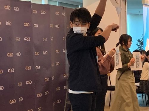新型コロナにも負けず、1人で活動を開始しました。