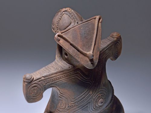 国宝の土偶「仮面の女神」この地には縄文時代からデザインが溢れています。
