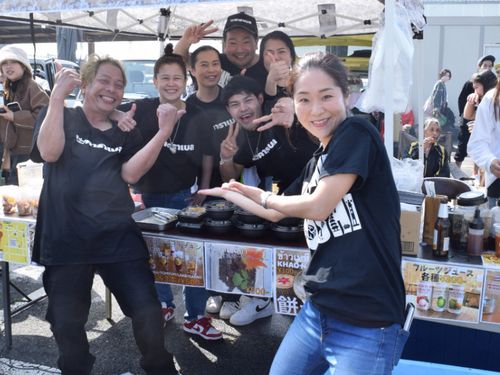 国際交流イベントを楽しむタイの方々