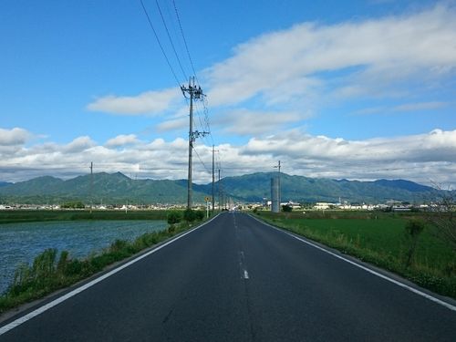国道8号線から湖東三山スマートインターまでは、車で約15分