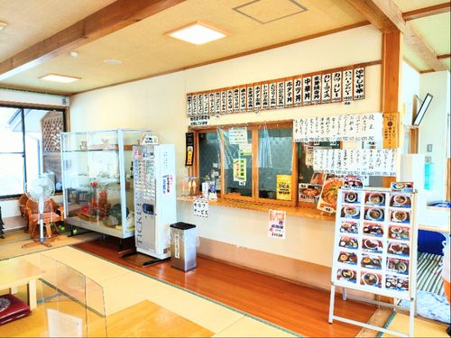 地元の方に愛される多彩な食堂メニュー。