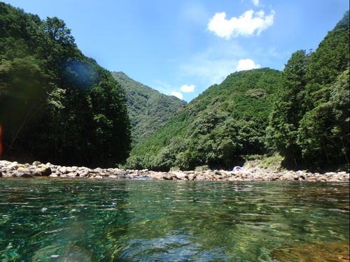 「奇跡の川」銚子川沿いに組合拠点があります！