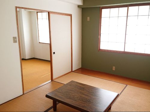 お部屋は和室と洋室の2部屋です。リノベーション済。