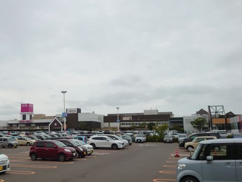 町内にある大型ショッピングセンター