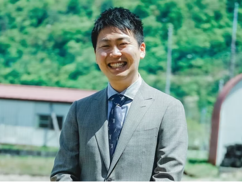 面談担当の事務局長大塚