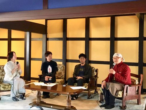 木之本で行われた発酵イベントで司会を担当（左）