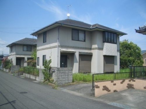 住宅地内の一軒家　車１台駐車可能です！