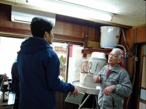 醤油屋の取材風景。どんな地域性があり、どんな工夫をして製造しているのか？