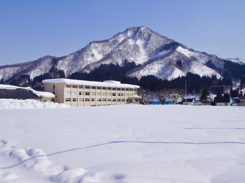「まだまだこんなものじゃない」只見の雪に溶け込む只見高校