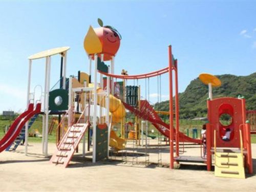 木葉駅すぐの遊具公園は子どもたちでいっぱい（玉東町）
