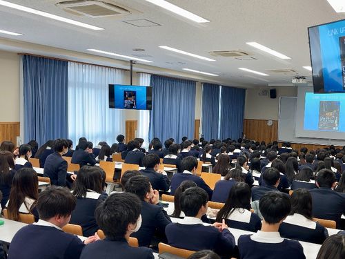 市内高校では授業づくりにも関わっている。高校生が地域や企業と関わっていく内容を企画