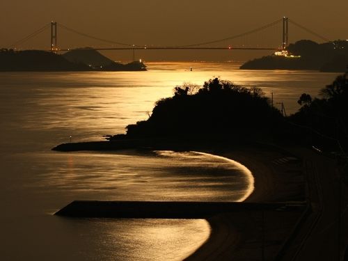 波方から見る来島海峡大橋　息を呑むような絶景は身近に存在する