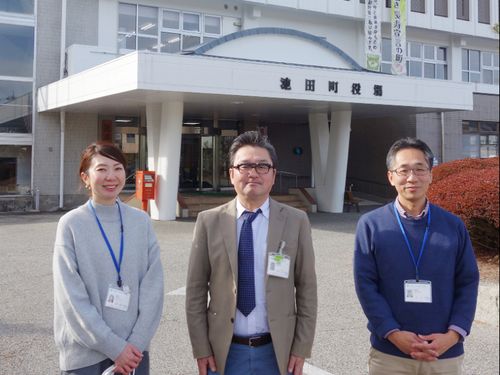 池田町役場 移住定住係の3人です！