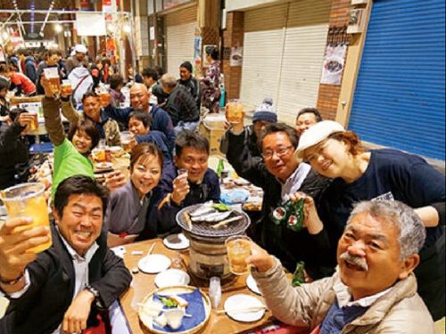 一緒に飲めばみ～んな友達？！