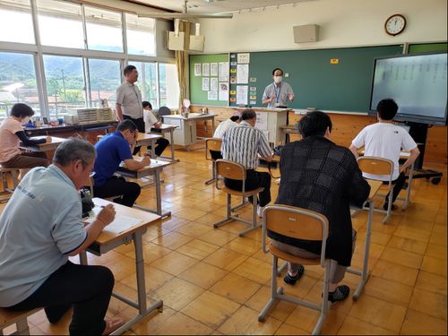 第1弾の生徒考案企画（中学校授業体験）の様子