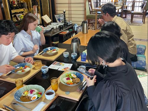 最後はおまちかね！「三松」さんでのスパイスカレーランチ