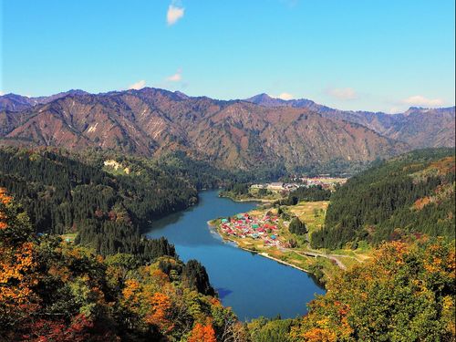 金山町「尻吹峠展望台」から見た大志集落