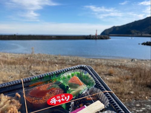 海辺でランチ！