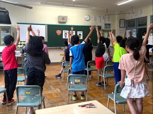町立小学校の様子