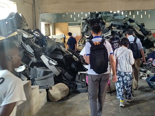 社会課題　家電などプラスチックごみ