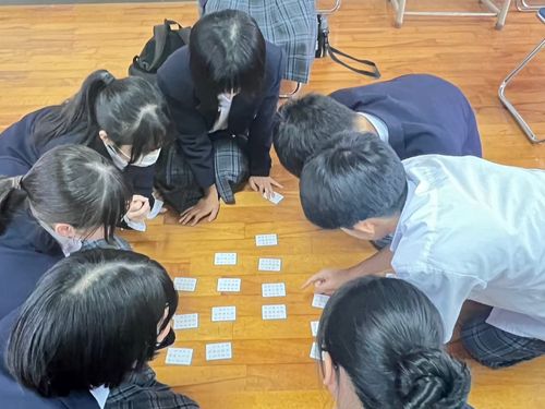 百人一首大会！勉強だけでなく、時には子供たちのやりたいも実現