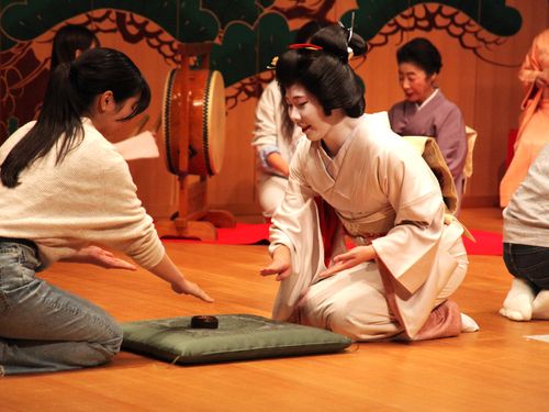 宿泊業と芸妓を両立させる働き方