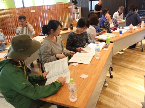 「ありたい姿を考える町民有志の会」と称して、部会以外の町民が集い、今の地域の課題や下川のいいところ、変わっていくべきところを話し合った