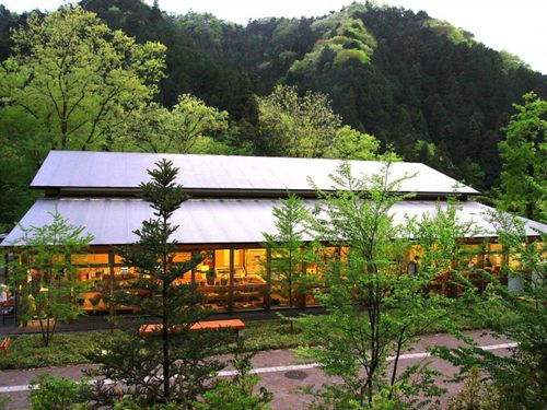 瀬音の湯　物産販売所「朝露」