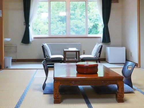 森に囲まれた芽登温泉は、まさに癒しの宿。
