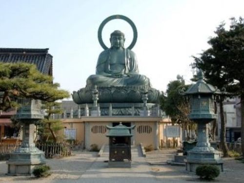 日本三大仏に数えられる「高岡大仏」