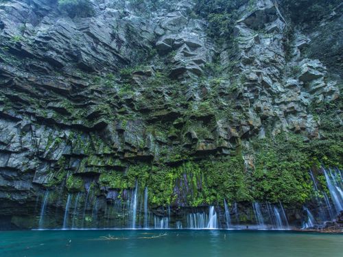 ”雄川の滝”はインスタグラム映えするとして近年人気のスポットです。