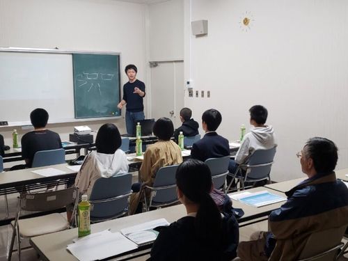 特別講演の様子です。もっと社会人と子供の触れる機会を増やしたいです