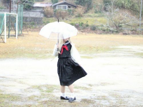 旧柳生中学校のグランドで撮影したコスプレ写真（夏目友人帳）
