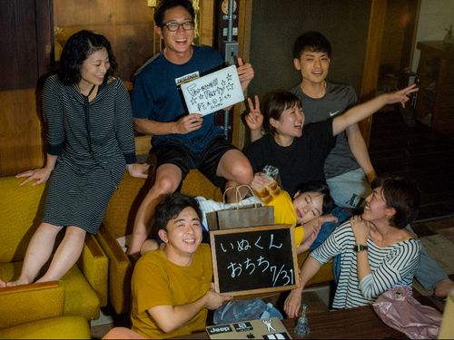シェアメイトのお別れ会は泥酔と爆笑と涙でぐちゃぐちゃでした。旅立ちの別れの挨拶は、再会の約束だと信じる。笑