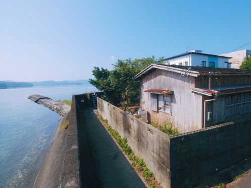海まで徒歩１０秒！庭付平屋建て物件