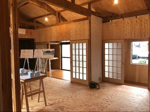前回施工の２号内観。木のぬくもりにあふれています。