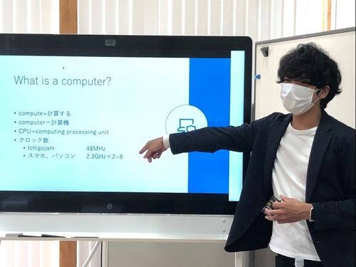 様々な分野で活躍してきたスタッフたちがプロジェクト達成のために尽力しています。