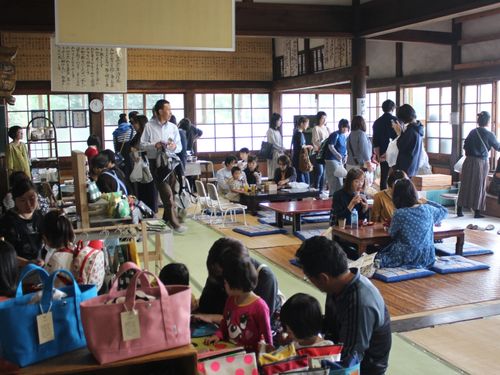 昨年開催・しかうら古民家マーケットの様子