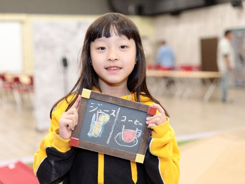 ワークショップで作った作品と子どもの様子