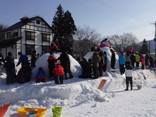 雪まつりの雪像づくりでは只高生が主戦力
